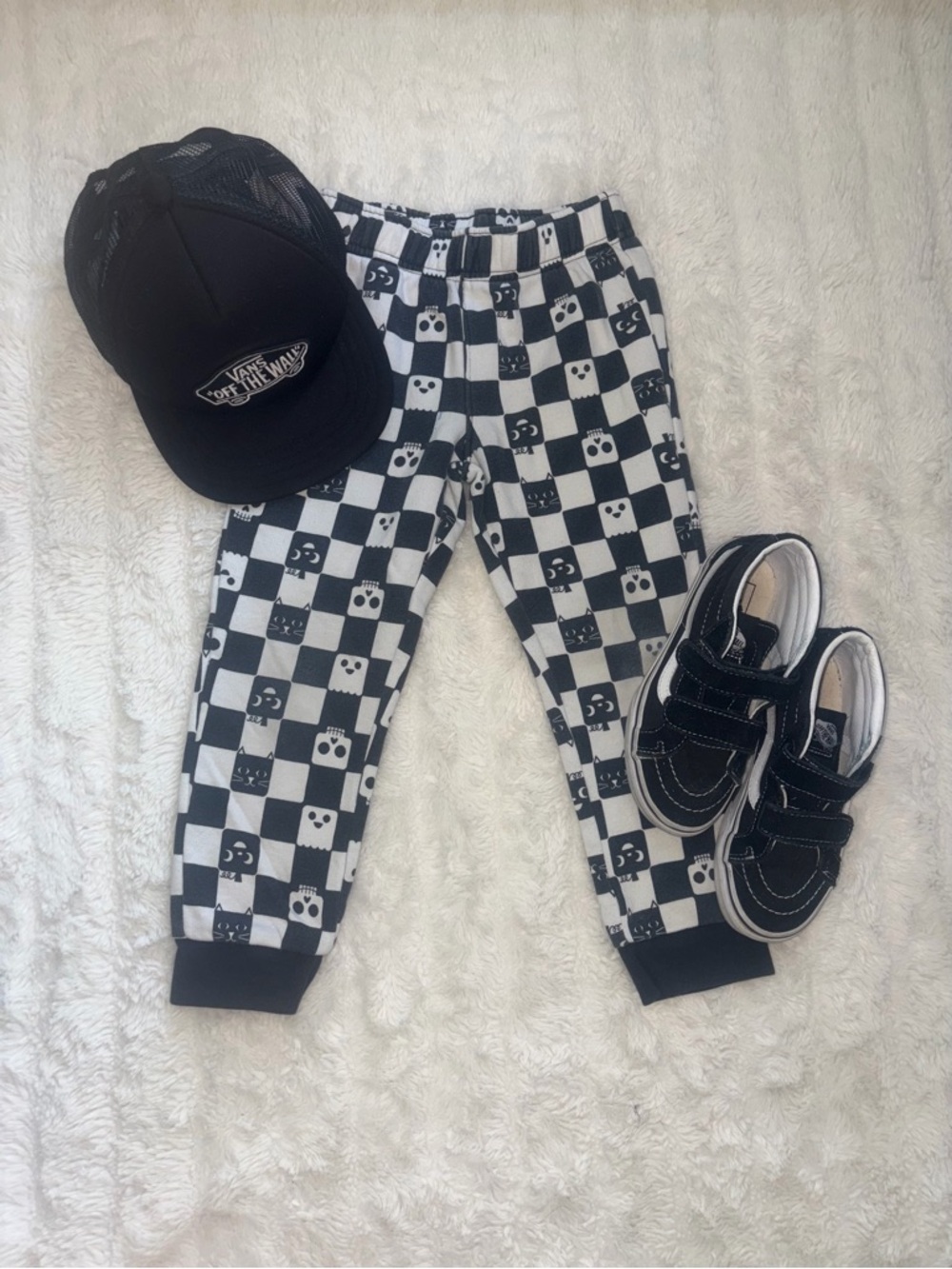 Cat & Jack Black + White Checkered Joggers (Ghost/Skull Print) Size 4T